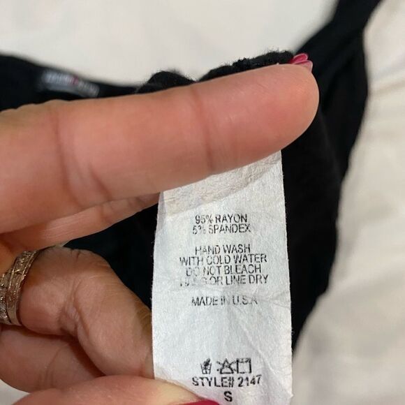 Fashion nova black shirt  - Picture 4 of 4